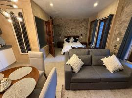 Lucca 81 en ValQuirico，位于Santeagueda的带泳池的酒店