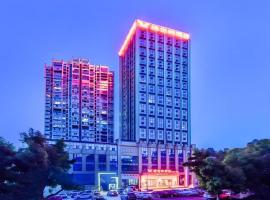 Vienna Hotel Sichuan Hejiang Yangtze River Bridge，位于泸州的酒店