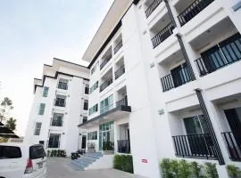B2 Korat Boutique and Budget Hotel