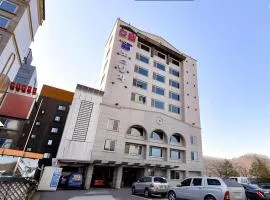 Nostalgia Hotel