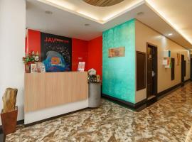 Hotel JAV Front One，位于Lahat的酒店