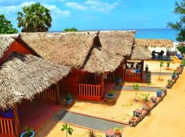 Silver Beach Hotel，位于亭可马里SLAF China Bay - TRR附近的酒店