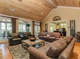 Chasing Chipmunks - Sweeping mountain views and community amenities