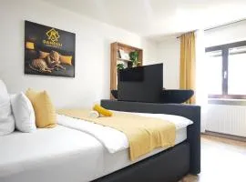 DANESSI-Business-Apartment, 2 Minuten zum Industriegebiet M-K, 10 Minuten nach Koblenz, WLAN, King Size TV Bett, Vollausgestattete Küche mit Ninja Heißluft uvm