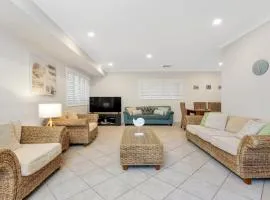 Primrose Sands Accom Holidays