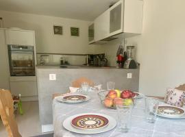 Apartment Blick Lischana- ein Traum mit Bergpanorama, Sauna, Hottub，位于施库尔的酒店