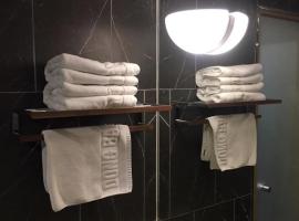 Hotel Dongbang，位于晋州市的酒店