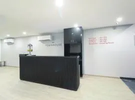 Townhouse Noida Sector 71 Near ISKCON Temple Noida