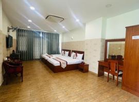 Dũng India Hotel，位于胡志明市新山一国际机场 - SGN附近的酒店