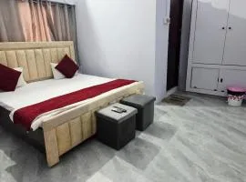 ROYAL STAY NEAR assi ghat