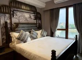 The Luxury Tiger at Lake Pichola
