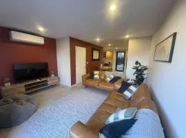 CBD 2 Bed 2 Bath Luxury Gem With Free Car Park