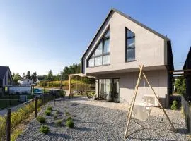 Willa 27 Lakeside Retreat Łączyno by BookingHost