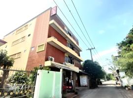 Sukhum Sukhumvit-Onnut Guest House，位于帕卡农区的酒店