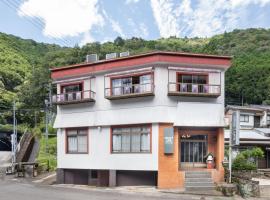一棟貸し民宿 川湯の家，位于田边市的酒店