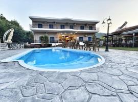 Hlidi Hotel，位于科奇嫩奈隆的酒店