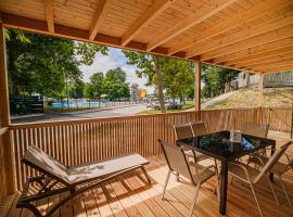 Premium Mobile Homes with thermal riviera tickets，位于卡特兹奥布萨维的酒店