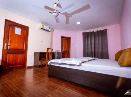 Omani guest house，位于阿克拉的酒店