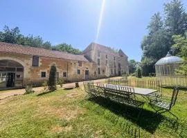 Le manoir de Saint-Ouen avec piscine chauffée intérieure