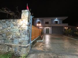 Vila Kais，位于Laç的带按摩浴缸的酒店