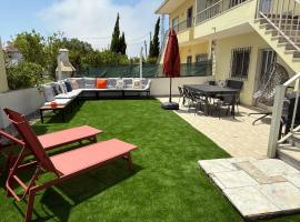 Moradia com escada e Jardim, Piscina Maio 2026，位于阿尔马达的酒店