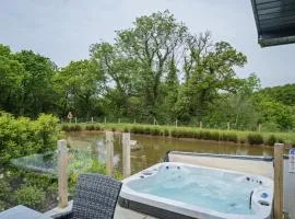 Lilac Lodge, 22 Roadford Lake Lodges