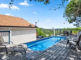 The Heritage Hideaway Sweeping Views Games & More