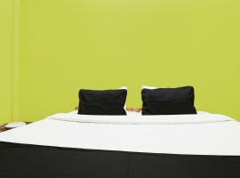 SPOT ON Shiva Family Restaurant Guest House，位于Bijnor的酒店