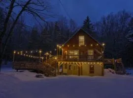 Dream Stratton Forest Cabin with Hot Tub and Fast WiFi