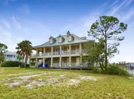 Sleeps 12, boat slip, pool, beach access