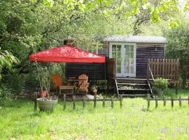 The Dordogne Huts with Pool and Jacuzzi