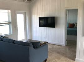 2 BR KESTREL COTTAGE with Exclusive Beach Park