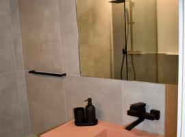 Hostal Boutique Restaurante El Algars，位于Caseras的酒店