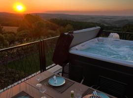 Bakonyi Panoráma Élményház，位于Tés的酒店