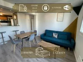 Bright Spacious Flat • 5 Guests • Near Tram