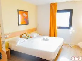 Paris Retreat 5 minutes from Hoche MetroParking
