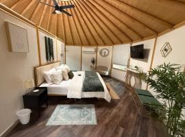 Ophelia Luxury Yurt-Cabin - Canyon Lake - Hot Tub，位于峡谷湖的酒店