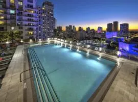 High-Rise Luxury Condo in Downtown Miami with Ocean Views