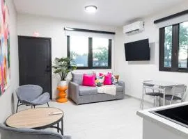 AQUA Villas Del Mar Apt 6 - 1 BR ADA-Accessible Beachfront Oasis