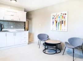 AQUA Villas Del Mar Apt 8 - 1BR Sun, Fun & Dining by the Shore