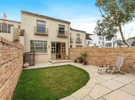 Chantry House with Free Parking By My Getaways
