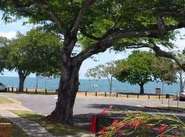 Relaxed Bayside Living Sleeps 4