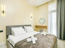 Sea Breeze Luxury Apartment with swimming pool