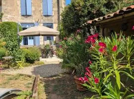 Maison Galice à Lusignan village médiéval - Base loisir gratuite- 30 min Futuroscope