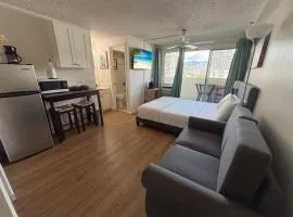 Mellow Kuhio Village Studio
