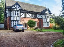 Flat 2, Langtry Apartment