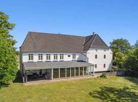 Large Holiday Home Near Tønder，位于岑讷的酒店