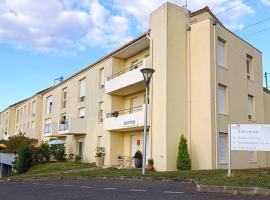 Résidence Carouge Appart Hôtel，位于奥尔日河畔布雷蒂尼的酒店
