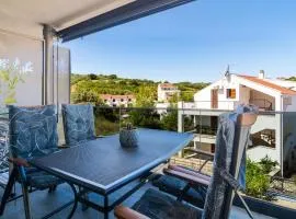 1 Bedroom Lovely Apartment In Sutivan