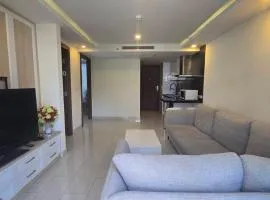 Grand Avenue 2bedroom 2bathroom Pool view 4th floor